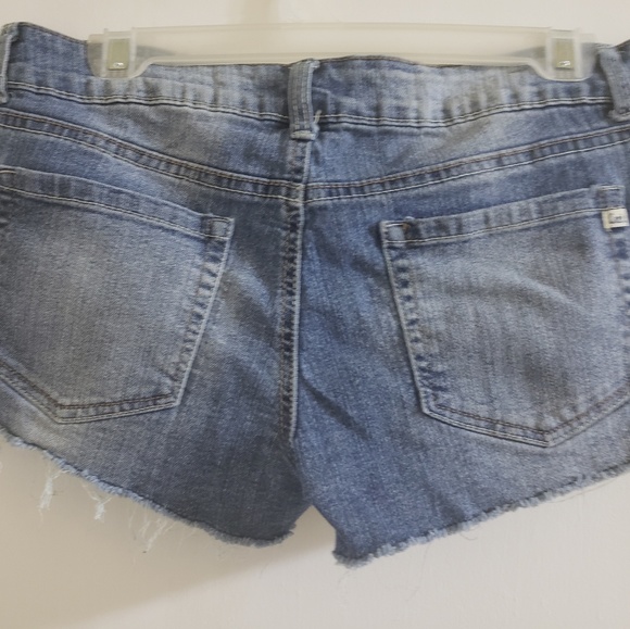 3" Distressed Denim Shorts Size 9 - Picture 2 of 3